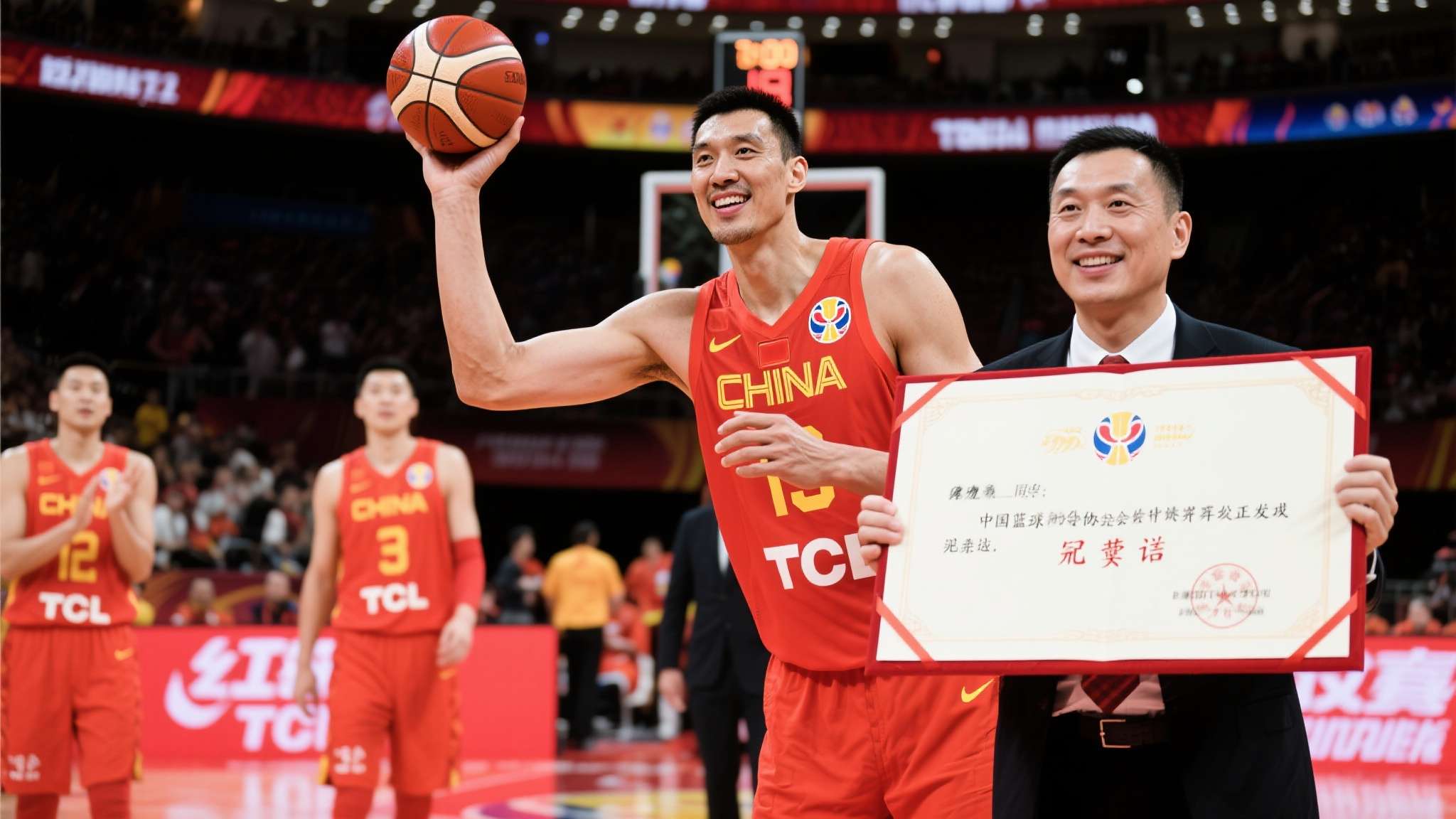 王治郅入选国际篮联名人堂 消息传来,中国篮球协会迅速反应,正式发出贺信向王治郅表示祝贺与致敬。贺信中提到,