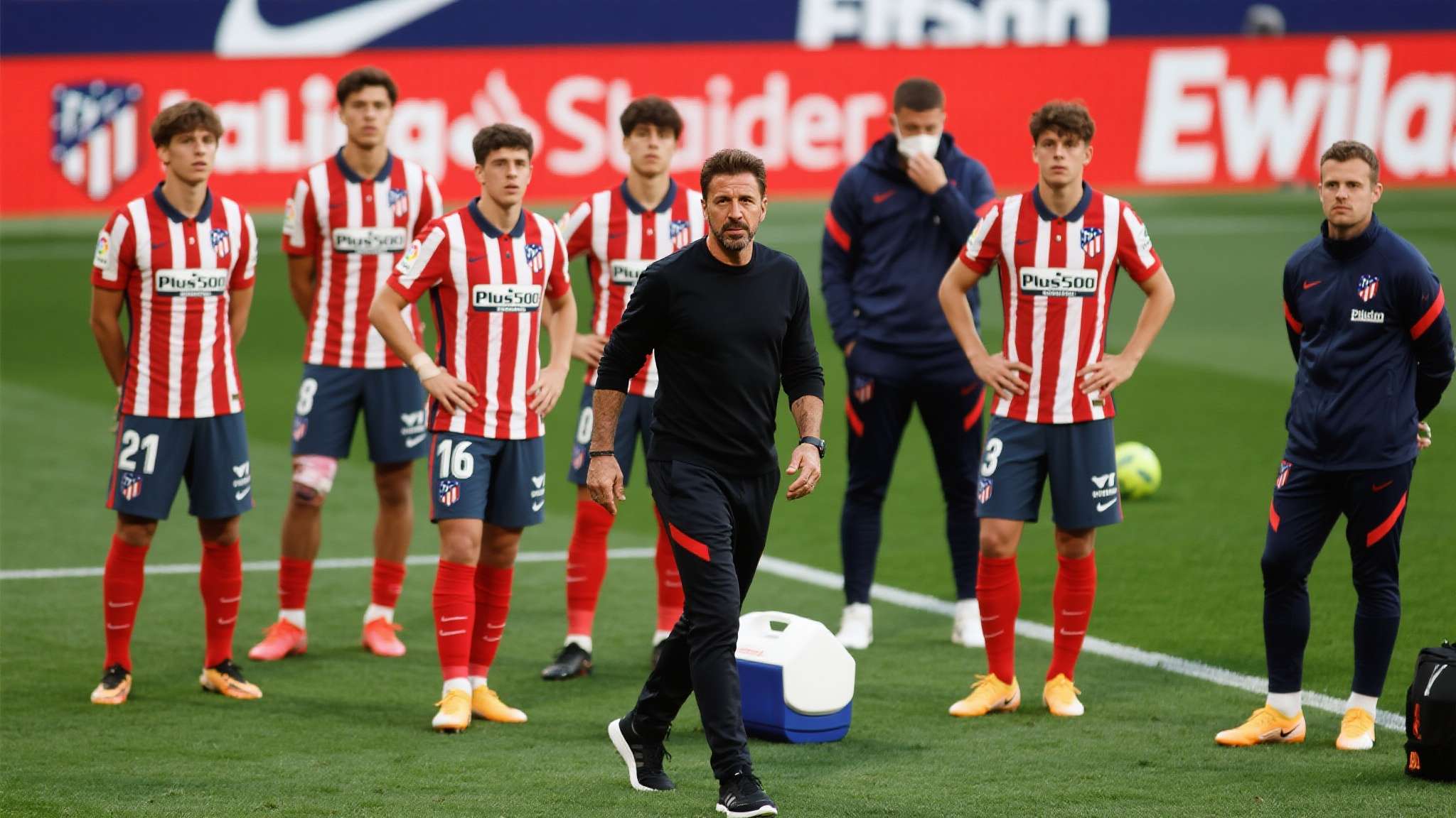 马竞客战埃尔切大名单:小蜘蛛等8人缺阵,西蒙尼征召二队9人 西班牙国家德比的硝烟尚未散尽,马德里竞技便要马不停蹄地迎接联赛新挑战。本轮西甲,