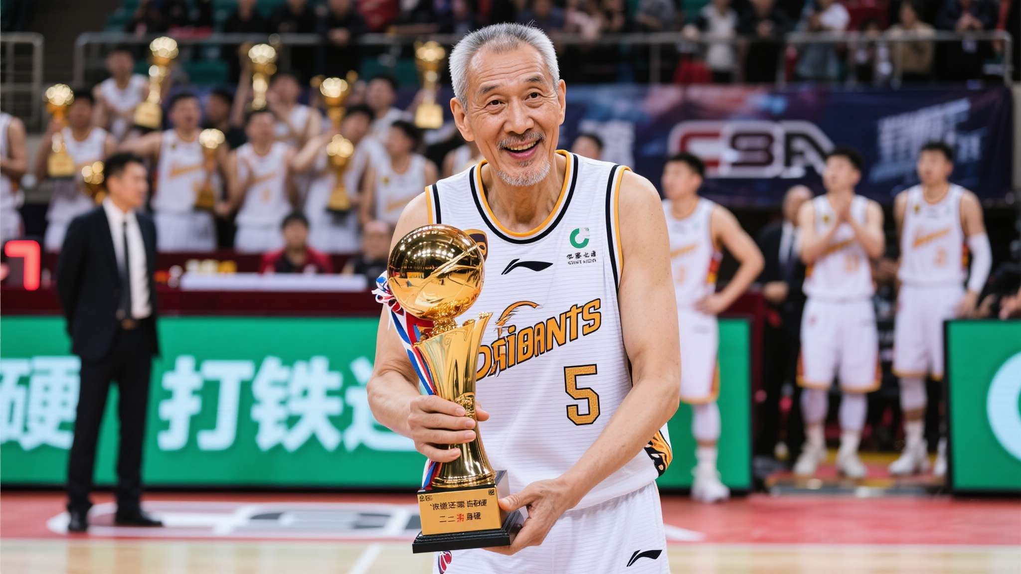 他是CBA现役最老球员,打了20年拿5冠,身家过亿,已为退役铺路 在风云变幻的篮球赛场上,能长期稳居顶级联赛并屡获殊荣的人往往寥寥无几。CBA现役